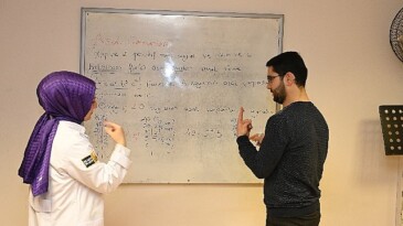 KOMEK, Açtığı Kurslarla İşitme Engelli Bireylerin Gelişimine Katkı Sağlıyor