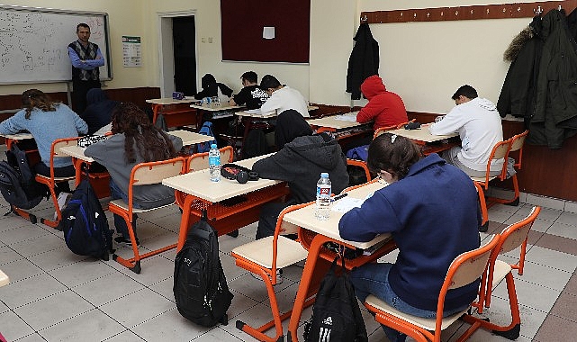 Konya Büyükşehir 86 Bin Öğrenciye LGS ve TYT İmtihanı Yapıyor
