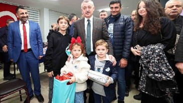 Lider Büyükakın: Metromuzun araçları raylara indi