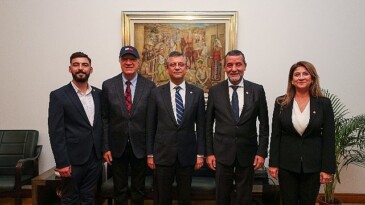 Lider Engin’den Özgür Özel’e güzel olsun ziyareti