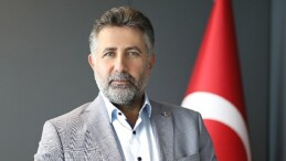 Lider Sandal vites yükseltti: “Yolları ve kaldırımlarıyla daha çağdaş Bayraklı”