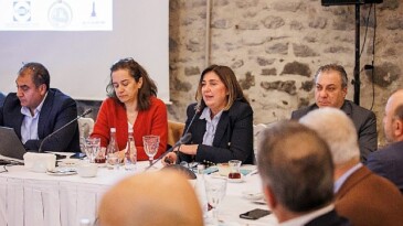 Lider Soyer İEKKK toplantısında konuştu “Deniz taşkını mağduru esnafımıza bu ay içinde ödeme yapacağız”