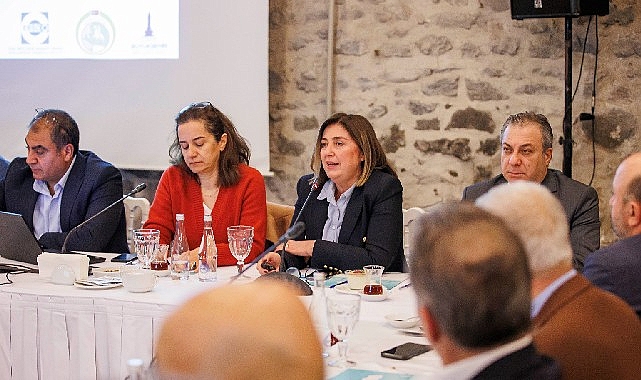 Lider Soyer İEKKK toplantısında konuştu “Deniz taşkını mağduru esnafımıza bu ay içinde ödeme yapacağız”