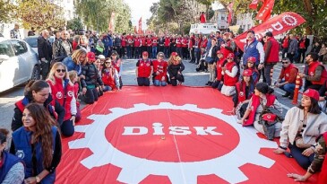 Lider Soyer işçilerin hakları için yürüdü