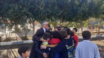 Lider Topaloğlu’ndan okul ziyareti