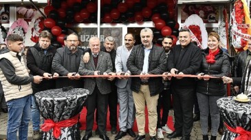 Malkara belediye lideri Ulaş Yurdakul Uzdur Kardeşler et’in açılışını gerçekleştirdi.