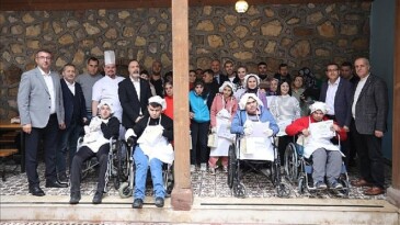 Manisiz Şefler Maharetlerini Mutfakta Sergiledi