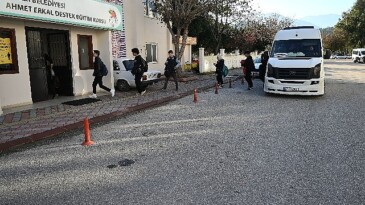 Öğrencilerden Lider Topaloğlu’na fiyatsız servis teşekkürü