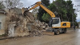 Osmangazi’den mahallelerin çehresini değiştiren yıkım