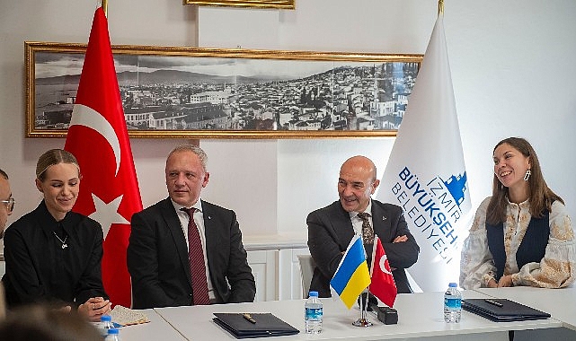 Rusya ve Ukrayna savaşı sırasında imzalanan birinci kontrat İzmir’den İzmir ile Çernivtsi ortasında kardeşlik muahedesi