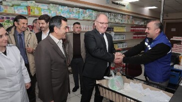 Sivas Belediyesi’nden muhtaçlık sahibi ailelere nakit yakacak dayanağı