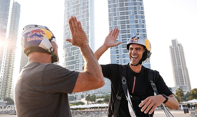 Ünlü Ekstrem Sportmen Brian Grubb, Dubai’de WakeBASE Atlayışı ile Dünya Rekoru Kırdı