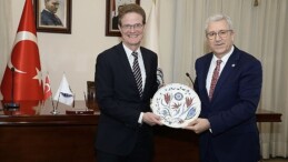 AB Türkiye Delegasyonu Lideri Büyükelçi Nikolaus Meyer- Landrut, Ege Üniversitesini ziyaret etti