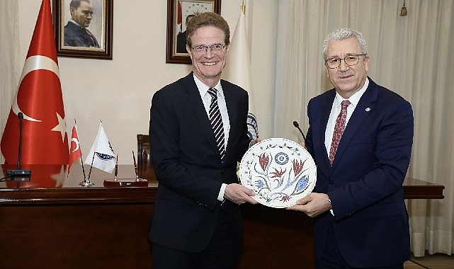 AB Türkiye Delegasyonu Lideri Büyükelçi Nikolaus Meyer- Landrut, Ege Üniversitesini ziyaret etti