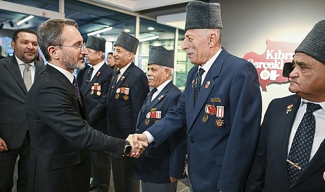 Bağlantı Lideri Altun, “Kıbrıs Gerçekleri” standını ziyaret etti