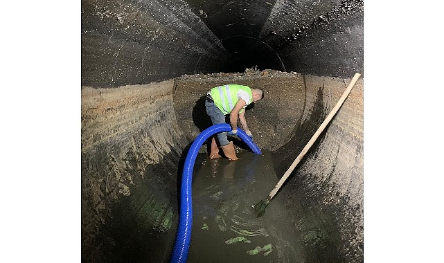 Büyük Kanal’daki paklık çalışmaları yerin 8 metre altında sürüyor