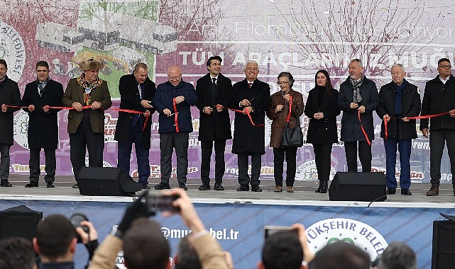 Büyükşehir Muğla’nın Hizmetine Sunduğu 109 Yeni Aracını Tanıttı