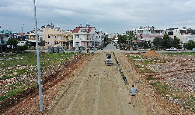 Didim’de yol çalışmaları tüm süratiyle devam ediyor