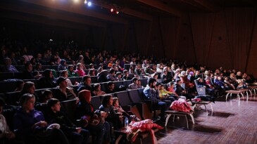 Gemlikli çocuklar tatilde cümbüşe doyuyor