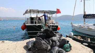 Gökova Körfezinde 40 Bin Kg Çöp Toplandı