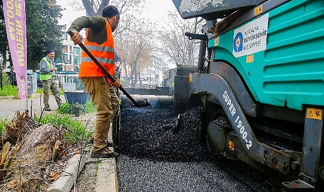 Havaalanı Caddesi’ne sıcak asfalt