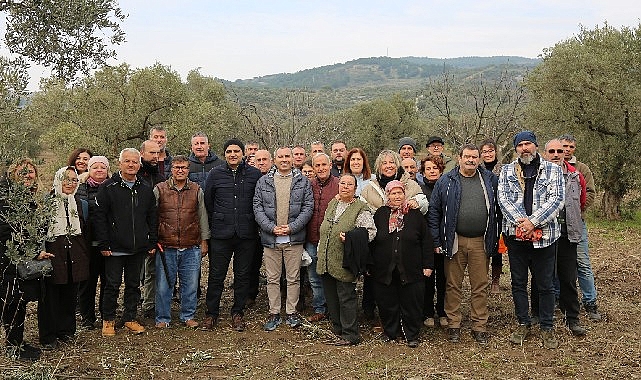 Hayat köyü toprak okulu’ndaki zeytin budama eğitimine çiftçilerden büyük ilgi