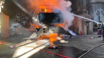 İtfaiyeden Dilovası’ndaki yangına müdahale