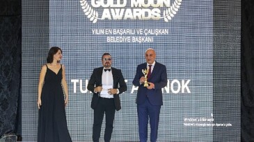 Lider Altınok “yılın en başarılı ve en çalışkan belediye başkanı” mükafatına layık görüldü