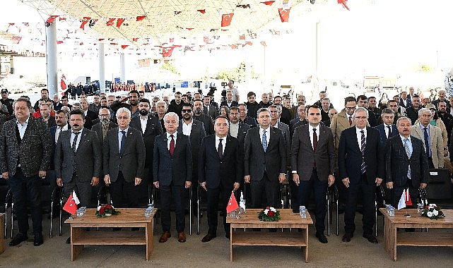 Lider Böcek Finike Hali dönem açılışına katıldı