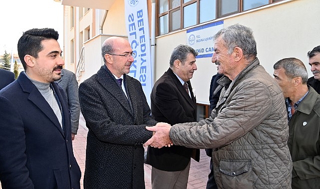 Lider Pekyatırmacı buhara mahallesi’nde ilçe sakinleriyle bir ortaya geldi