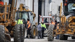 Lüleburgaz Belediyesi buzlanmaya karşı önlem aldı