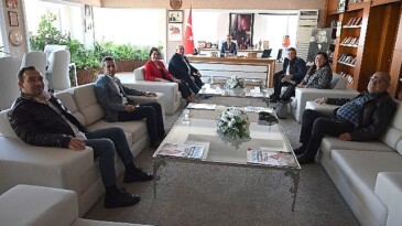 Muratpaşa Belediyesi Aday Adayı Çetin’den Lider Topaloğlu’na ziyaret