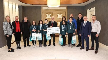 Nilüfer’in genç yüzücüleri başarılarıyla gururlandırdı