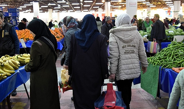 Pazar alışverişinin keyfe dönüştüğü kent mustafakemalpaşa