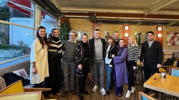 Tuncay Tolga Özçakmak Beykoz’da sanatkarlarla bir ortaya geldi