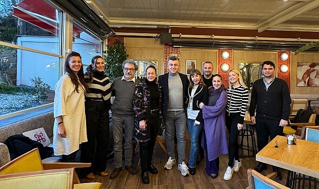 Tuncay Tolga Özçakmak Beykoz’da sanatkarlarla bir ortaya geldi