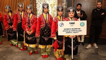 7 Bölge Halk Oyunları ağır ilgi gördü