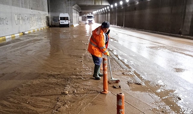 Antalya Büyükşehir Belediyesi, yaşanan sel felaketinin akabinde yaraları sarmaya devam ediyor