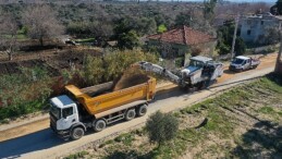 Aydın Büyükşehir Belediyesi Germencik Üzümlü – Moralı ortasında yol üretim çalışmalarına devam ediyor