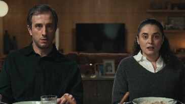 Berkun Oya imzalı Kuvvetli Bir Alkış, 29 Şubat’ta Netflix’te