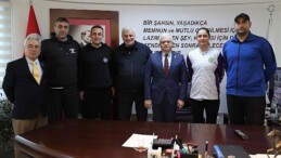 Burhaniye Belediyesi 2.Voleybol Turnuvası İştirakçilerinden Lider Deveciler’e Ziyaret