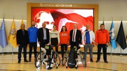 Büyükşehir Belediyesi engelli ulusal atletlere ekipman takviyesi sağladı