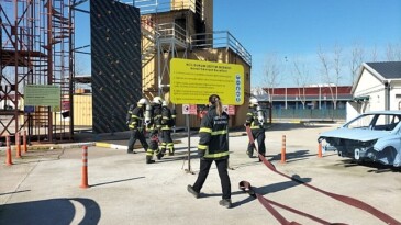 Büyükşehir İtfaiyesi’nden tersane çalışanına eğitim