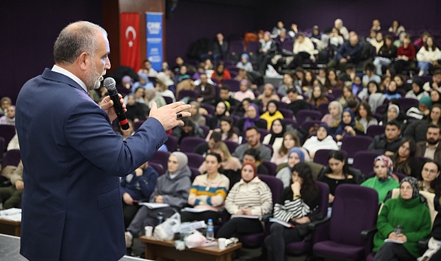 Canik Belediye Lideri İbrahim Sandıkçı, eğitimde model olan projeleri ilçeye kazandırdıklarını söyledi.