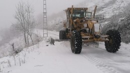 Canik Belediyesi, kar yağışına karşı çalışmalarına aralıksız devam ediyor.