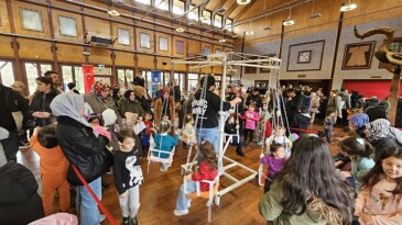 Çocuklar orta tatil şenliğinde doyasıya eğlendiler