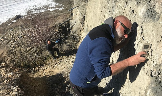 DEÜ. Sarsıntı araştırmalarına sürat verdi araştırmalar karada ve Denizde sürecek