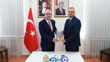 Egeli Akademisyenlerden Cumhuriyetin 100. yılına özel kitaba katkı