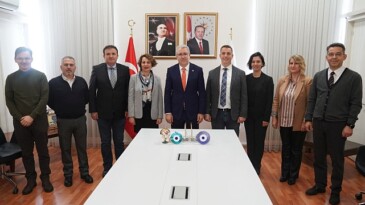 Egeli akademisyenlerden mikroplastik problemine tahlil