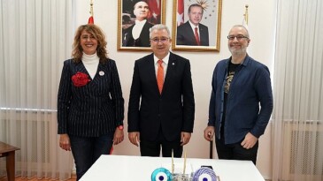 Egeli Sinemacı Akademisyene “En Uygun Yönetmen” Mükafatı